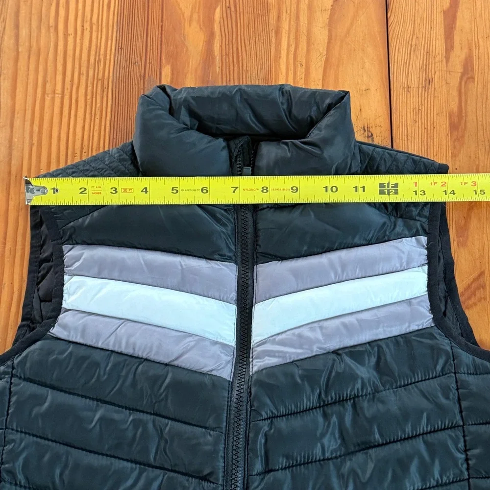 Fabletics Womens Puffer Vest Black Grey White Chevron Stripe Quilted Full Zip S